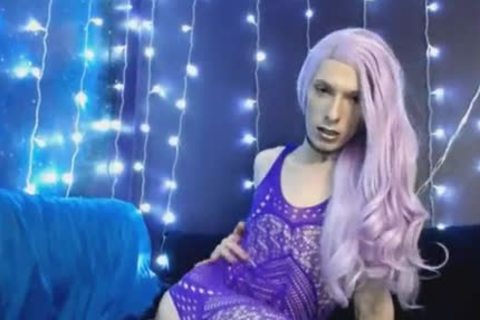 blond lady-man Enjoys Playing Her 10-Pounder And a-hole