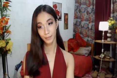 worthwhile tranny Playing Her knob On web camera