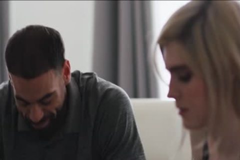 Stepdad Didnt Expect TBabe Ella Hollywood Will spread Her Leg In Front Of Him