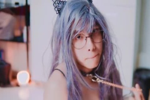 filthy oriental Sissy Cat pooper