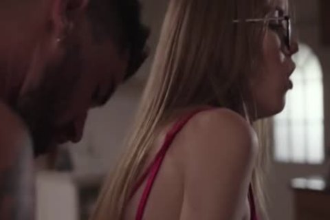slim blonde Tbabe Crystal Thayer Rides Chris dong In bed